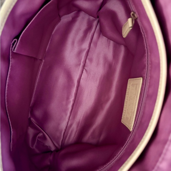 Coach - Picture 6 of 7